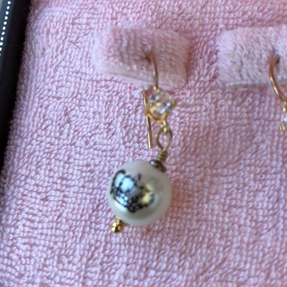 Juicy Couture Vintage Crystal Crown Pearl Drop Earrings IOB EUC - Picture 3 of 8